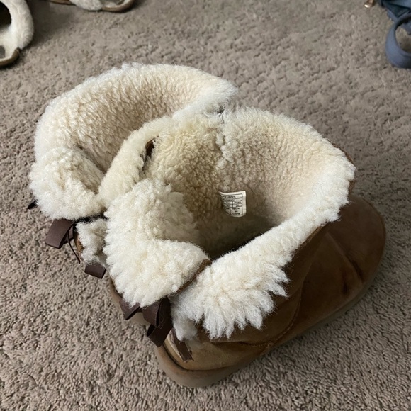 UGG Bailey Bow II Boots - Picture 3 of 5